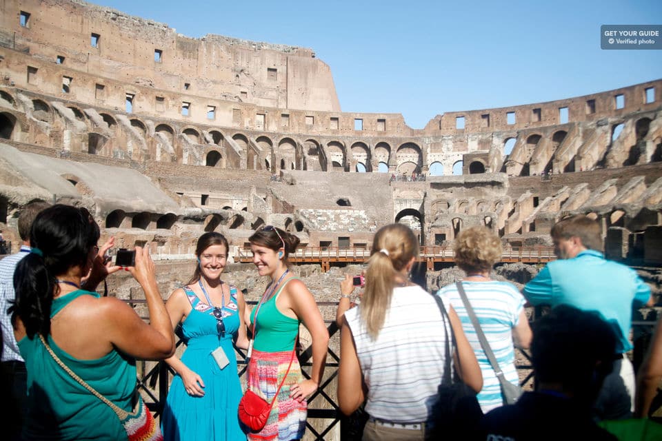 Recorrido a pie por el Coliseo y la Antigua Roma sin colas