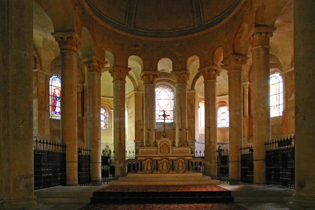 Iglesia de Saint-Hilaire Le Grand