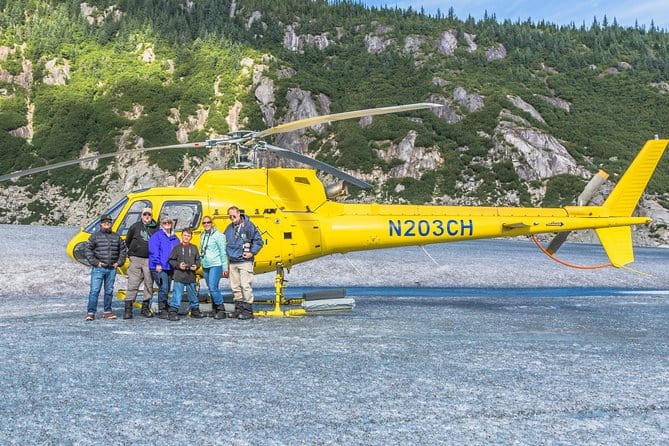Visita en helicóptero y caminata guiada por el campo de hielo