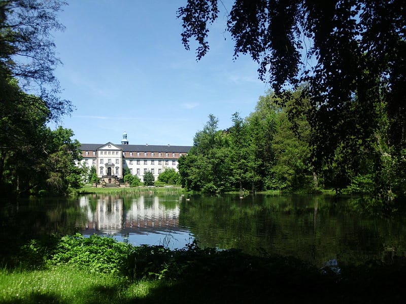 Schloss Und Park Ringelheim