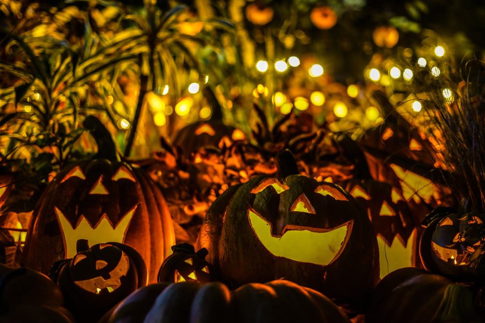 Casa encantada de Halloween y festival anual de otoño