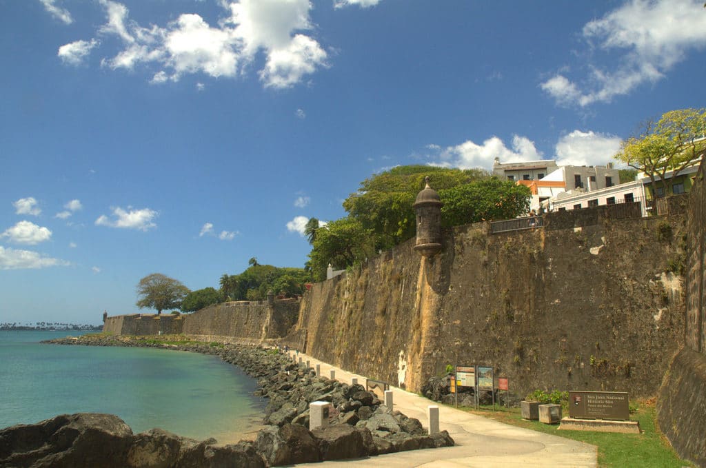Museo Casa Blanca y murallas de San Juan
