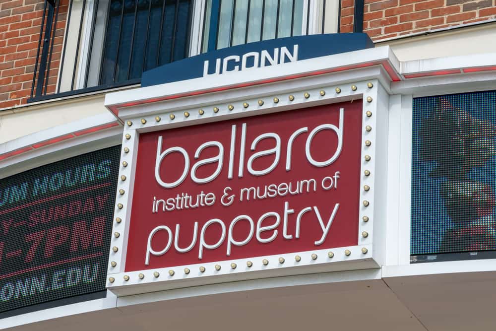 Instituto Ballard y Museo de las muñecas